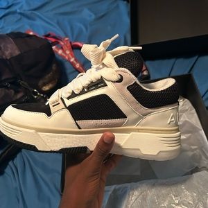 Amiris black & white